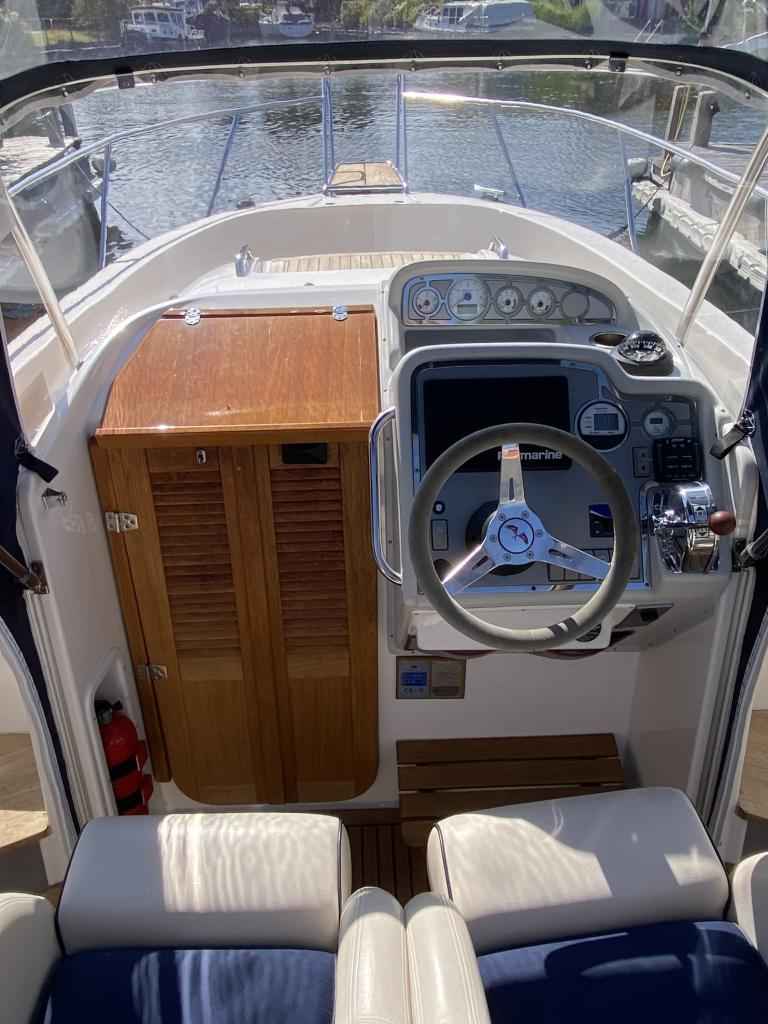 Motorboot Nimbus 230 R