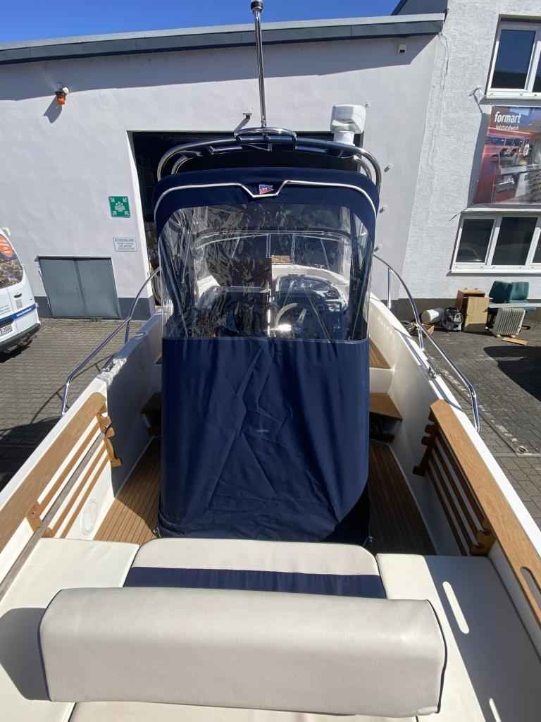 Motorboot Nimbus 230 R