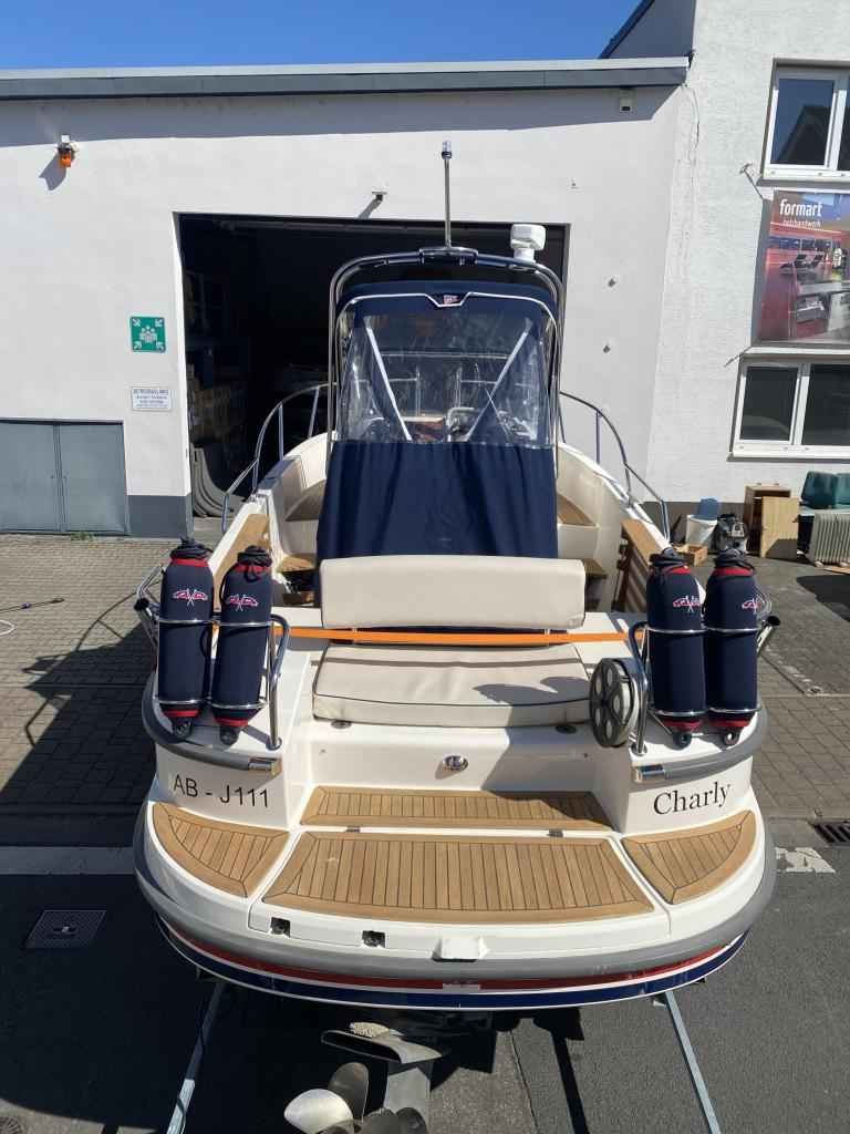 Motorboot Nimbus 230 R