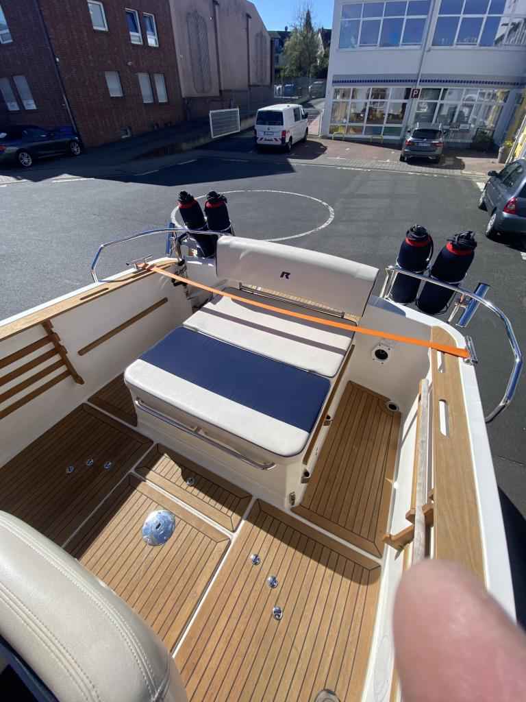 Motorboot Nimbus 230 R