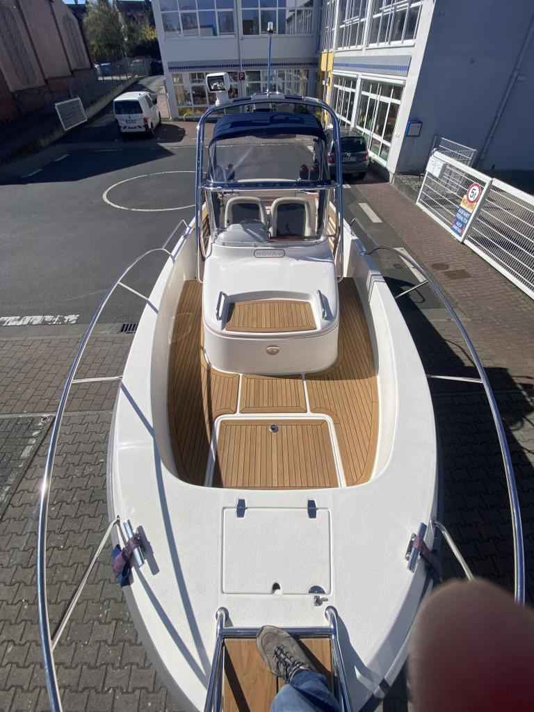 Motorboot Nimbus 230 R