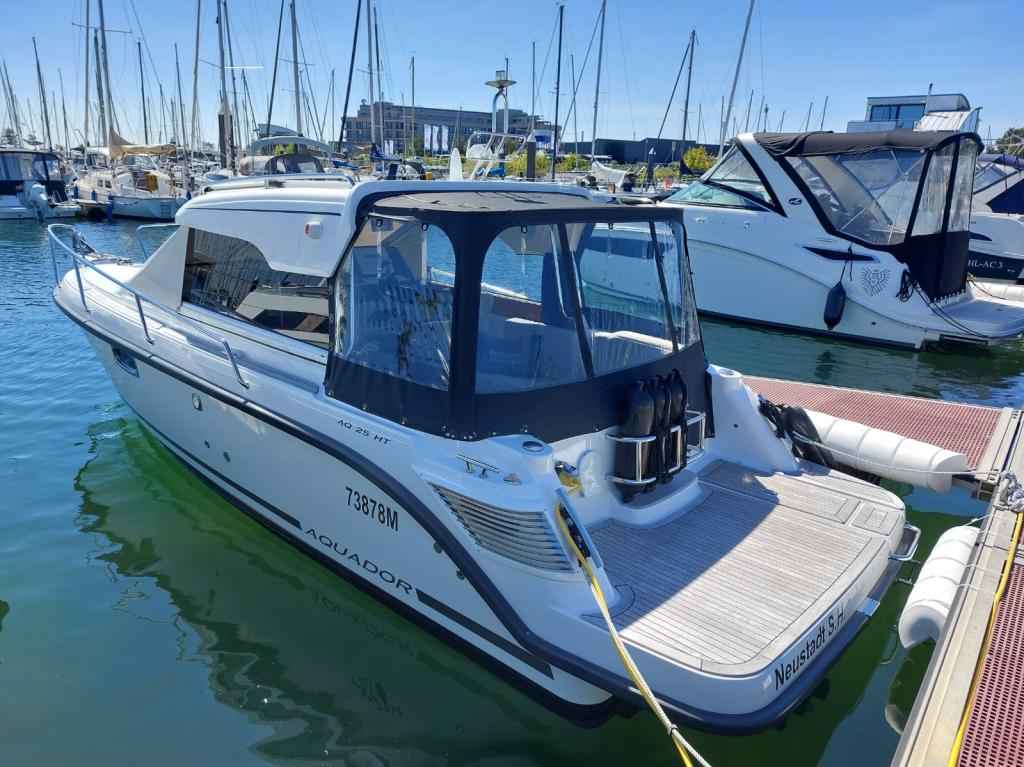 Motorboot Aquador 25 HT