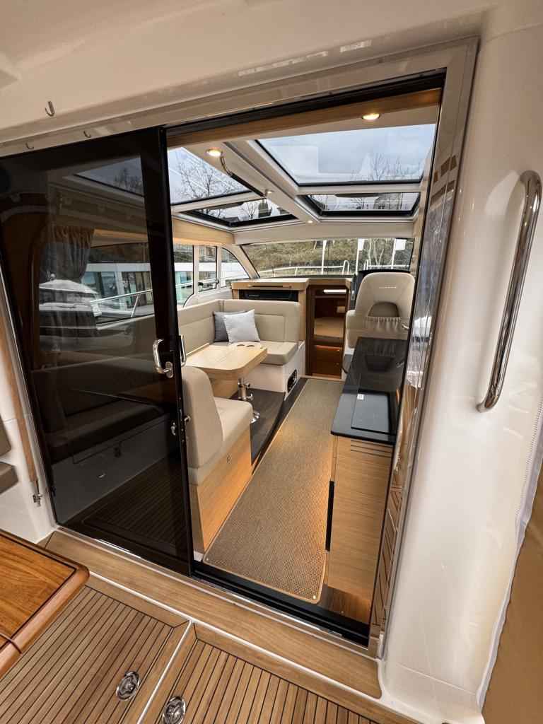 Motorboot Nimbus 365 Coupe Lagerboot