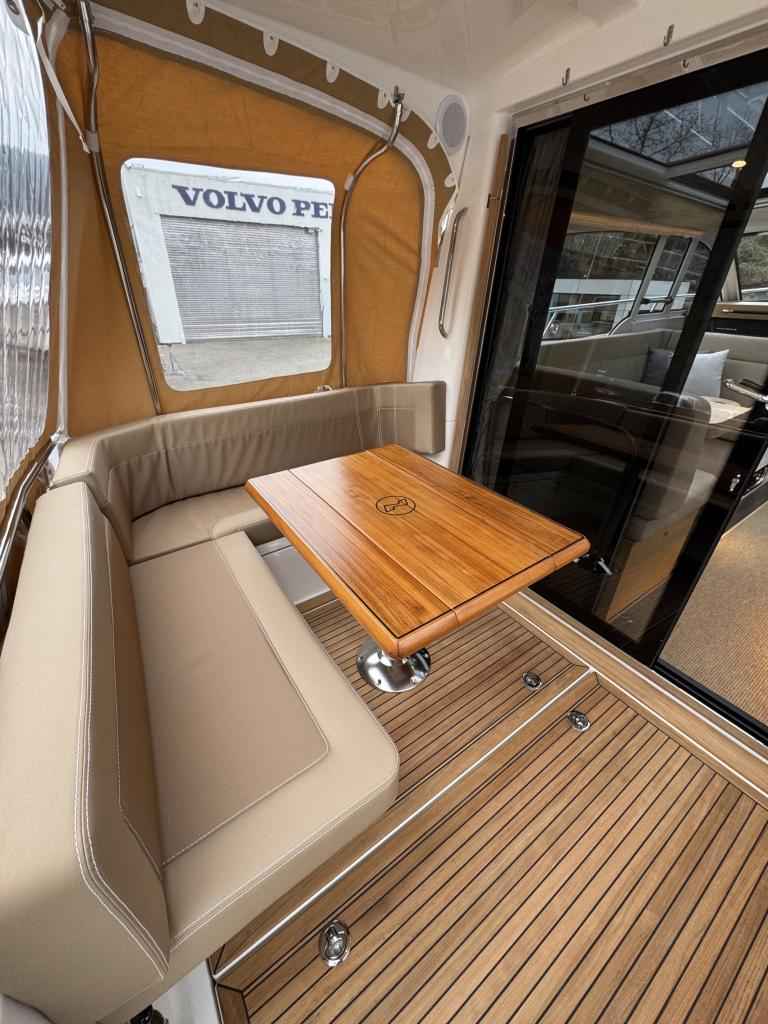 Motorboot Nimbus 365 Coupe Lagerboot