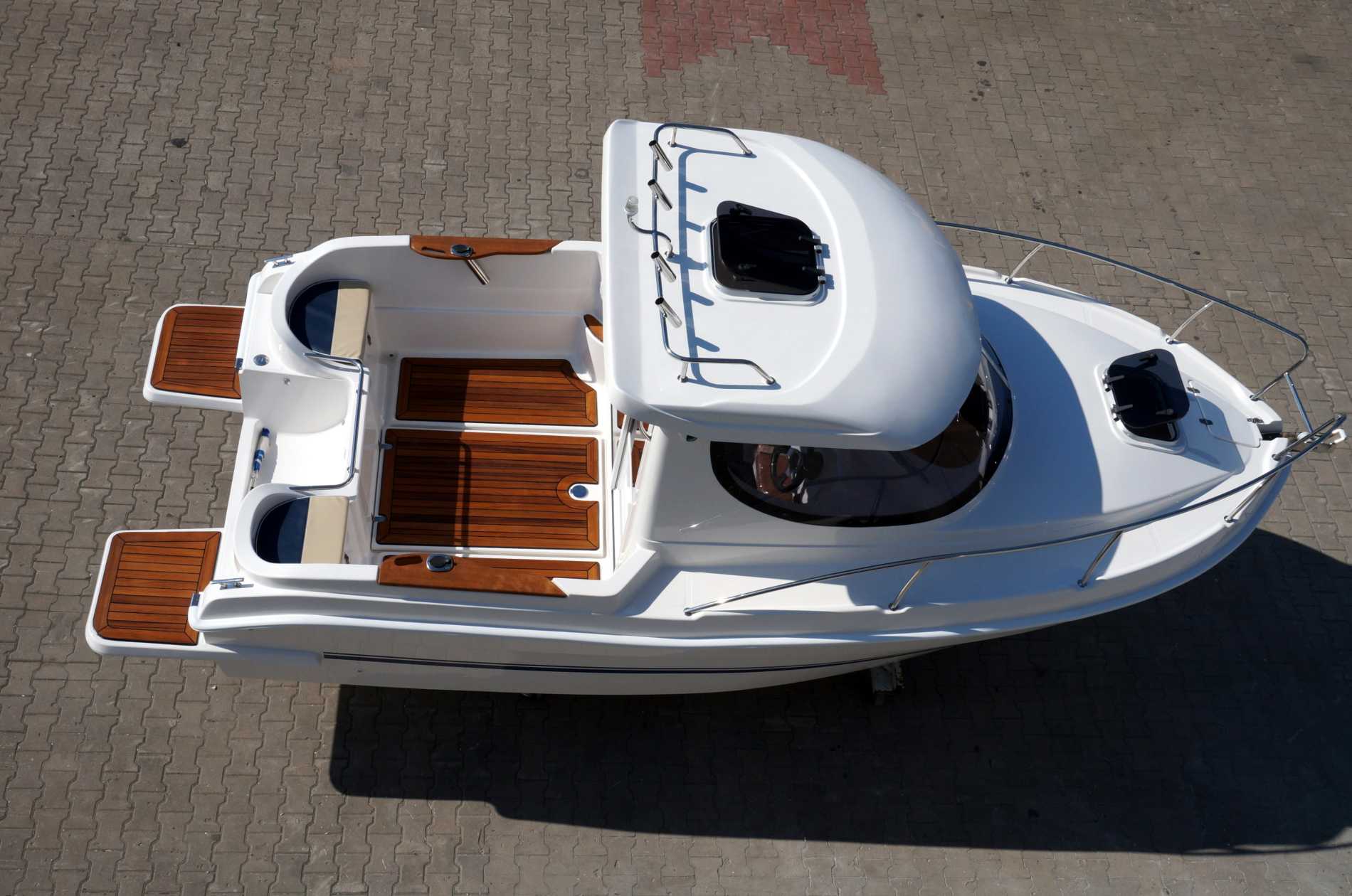 Omega 580 Pilot House