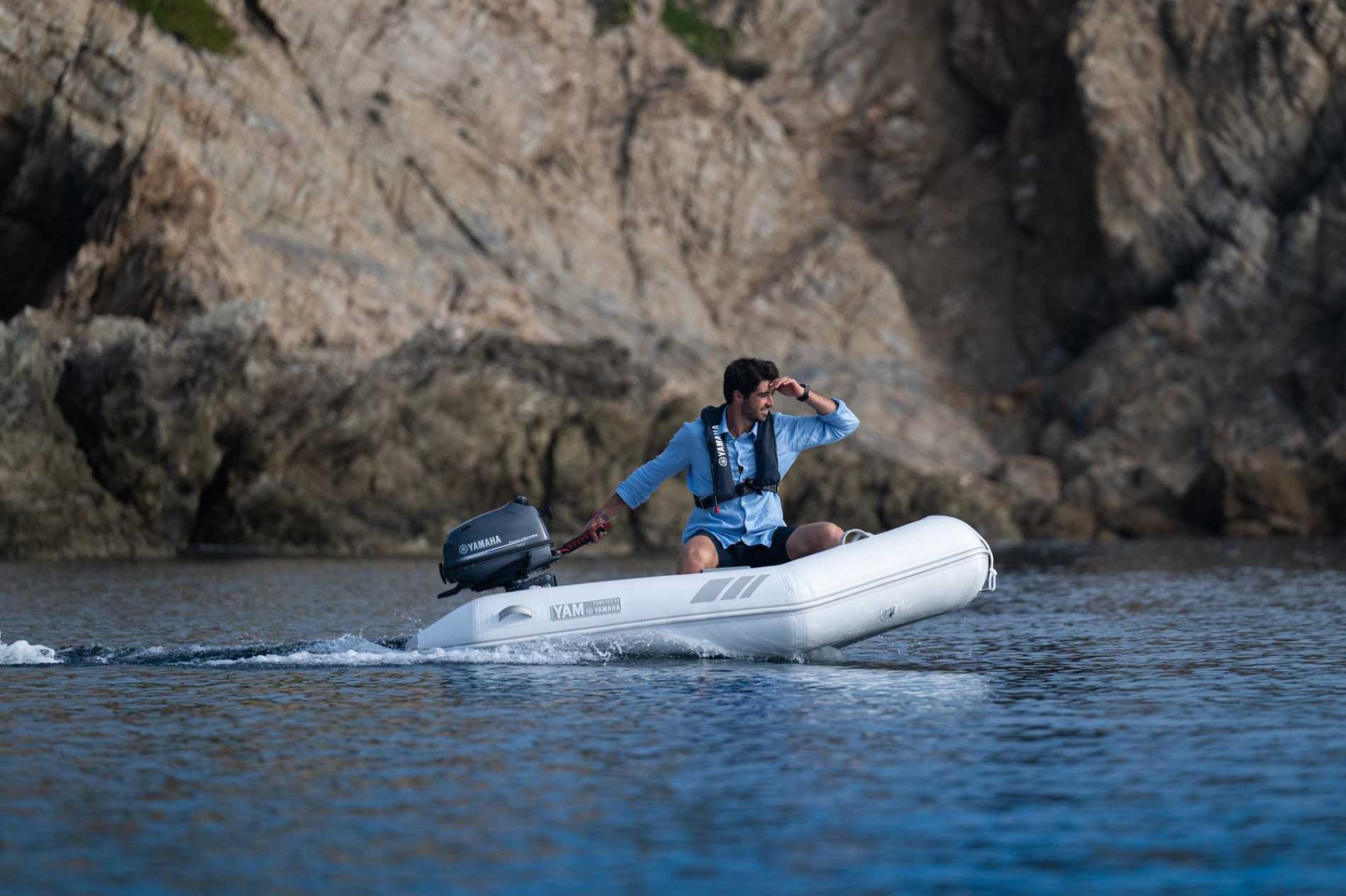 Yamaha YAM 240T L 2.4 m B 1.48 m bis 5 PS