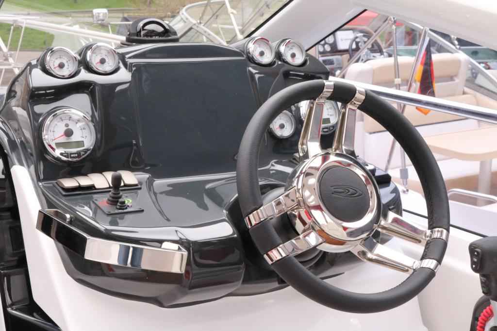 Motorboot Cobrey 28 SC mit Bodenseezulassung