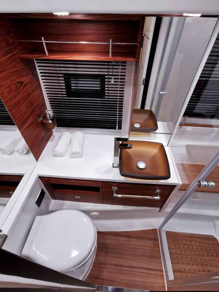 Motorboot Cobrey 33 SC mit Bodenseezulassung