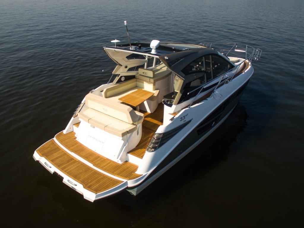 Motorboot Cobrey 33 HT mit Bodenseezulassung