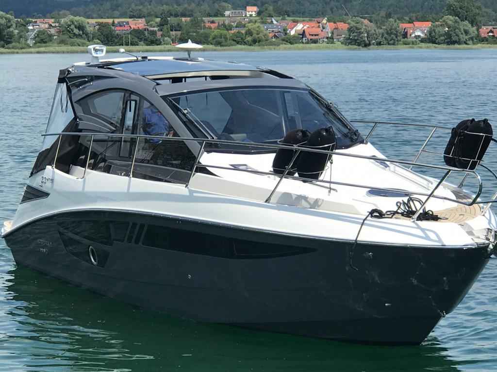 Motorboot Cobrey 33 HT mit Bodenseezulassung