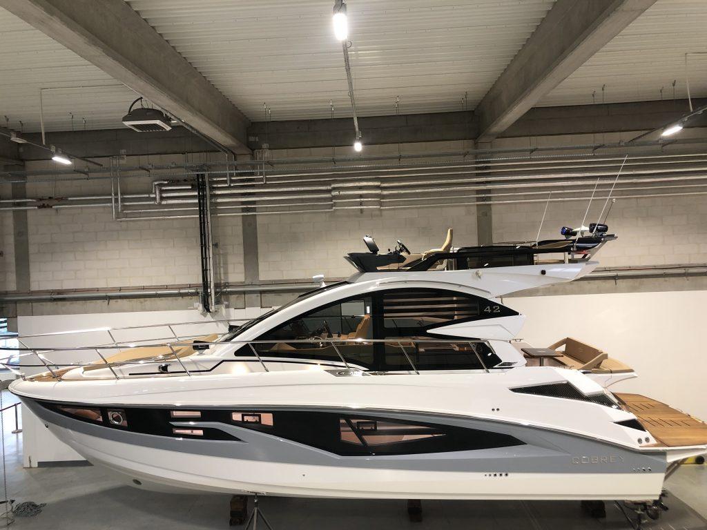 Motorboot Cobrey 42 FLY mit Bodenseezulassung