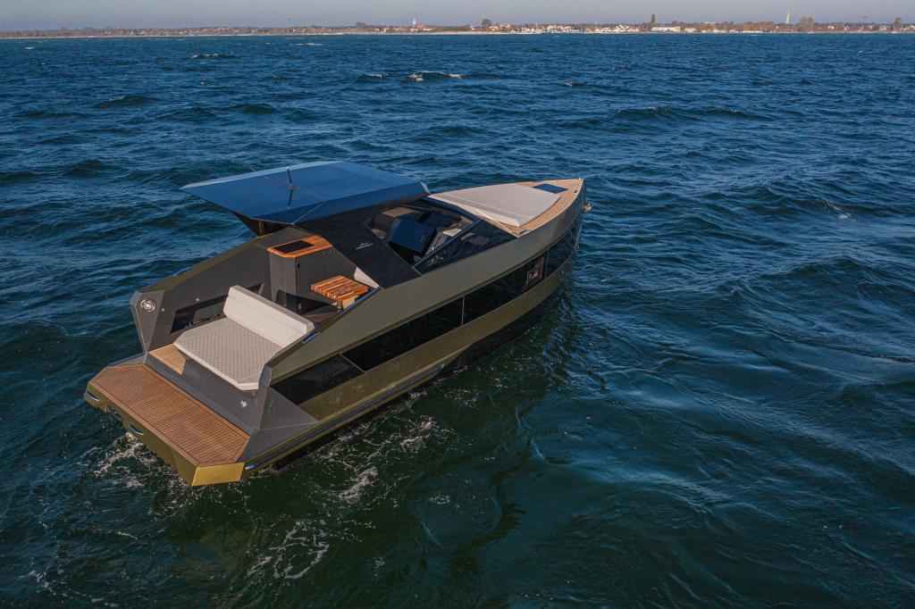 Motorboot Futuro RX30 mit Bodenseezulassung