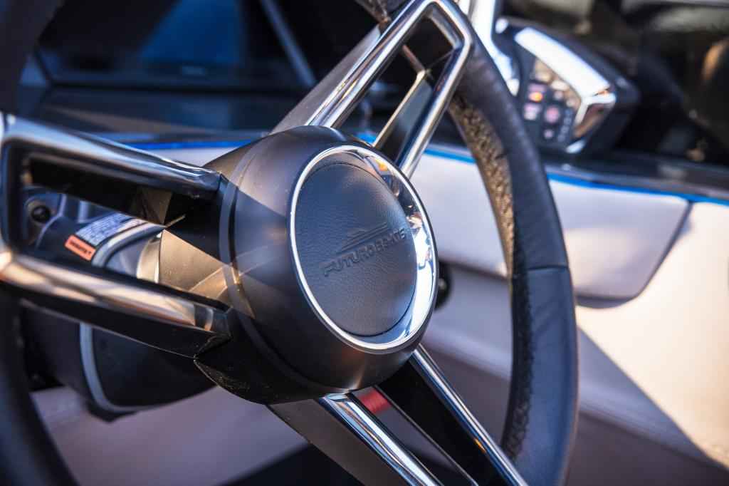 Motorboot Futuro RX30 mit Bodenseezulassung