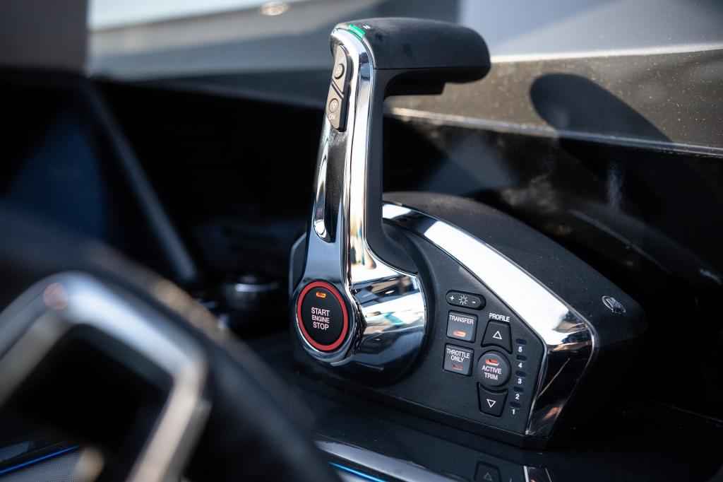 Motorboot Futuro RX30 mit Bodenseezulassung