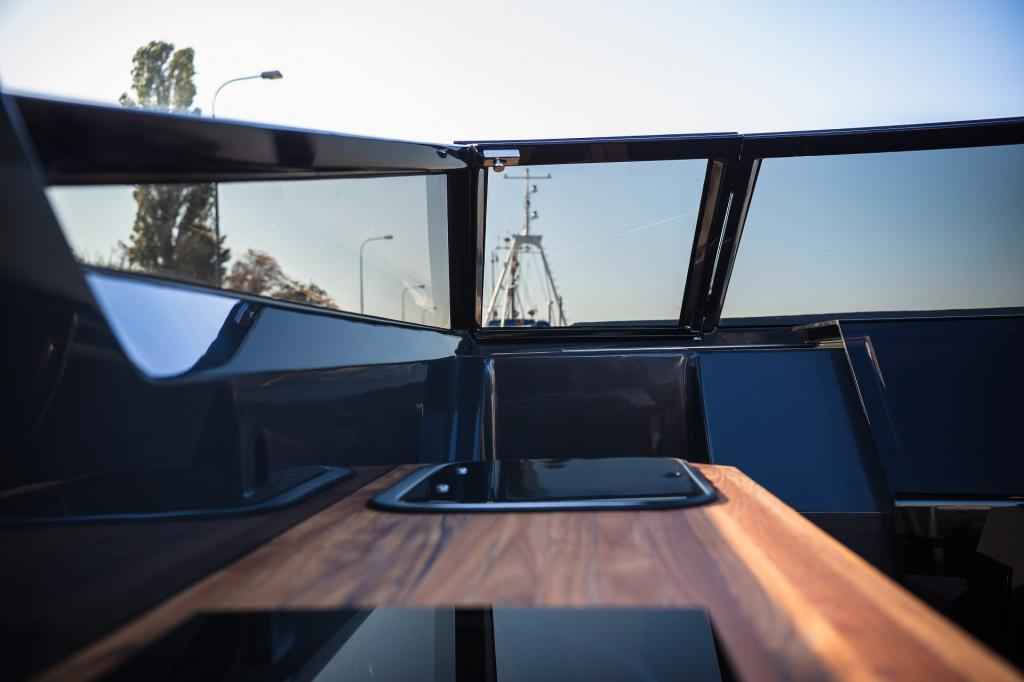 Motorboot Futuro RX30 mit Bodenseezulassung