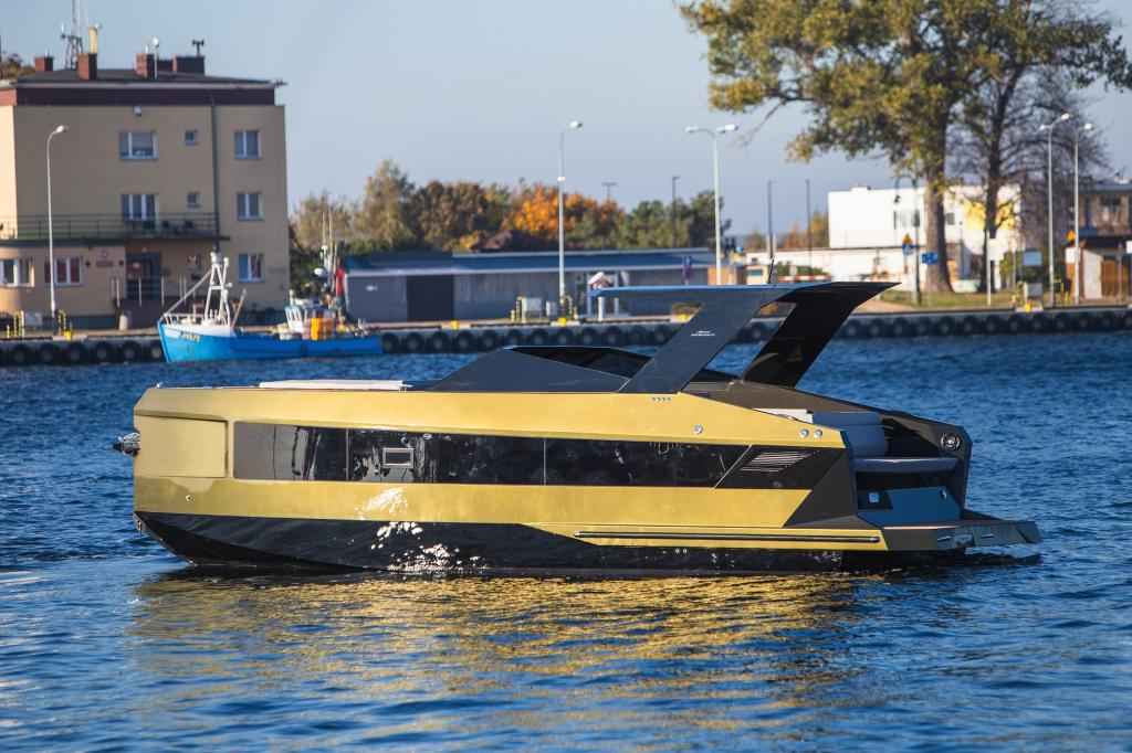 Motorboot Futuro RX30 mit Bodenseezulassung