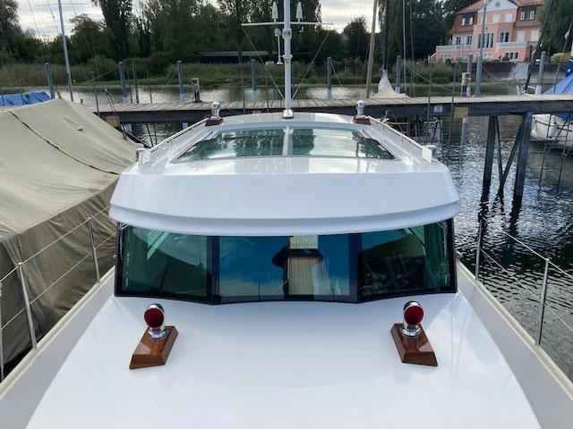 Motorboot Serious Yachts Gently 40 Lausanne