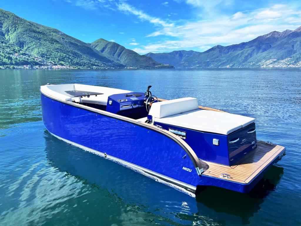 Motorboot Futuro ZX22 mit Bodenseezulassung 200 PS Merc