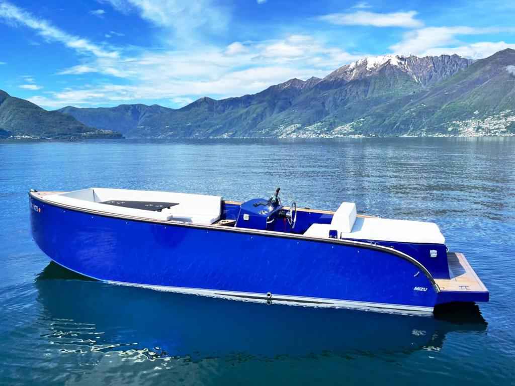Motorboot Futuro ZX22 mit Bodenseezulassung 200 PS Merc