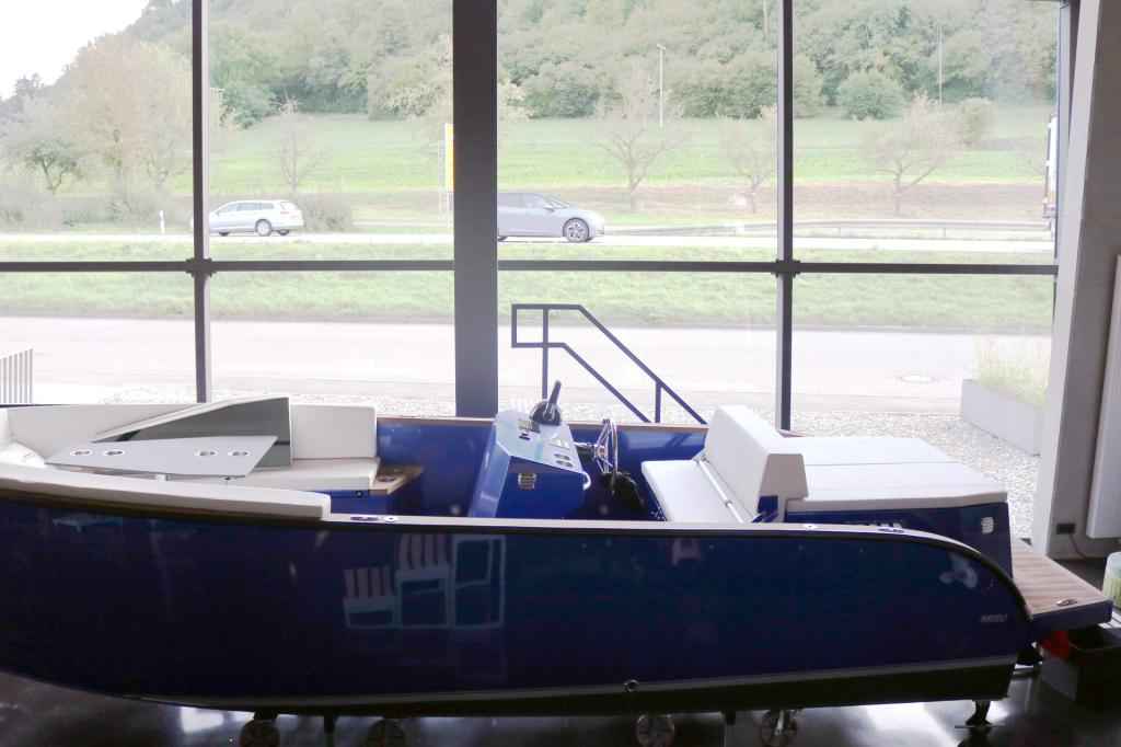 Motorboot Futuro ZX22 mit Bodenseezulassung 200 PS Merc
