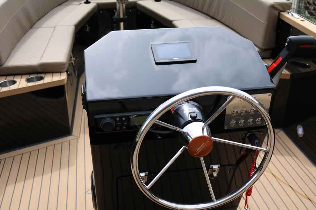 Motorboot Futuro ZX20 mit Bodenseezulassung, 80 PS
