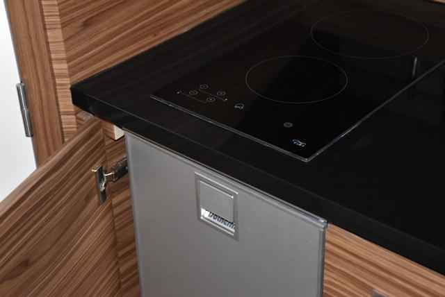 Motorboot Cobrey 33 HT 2x220PS 2018