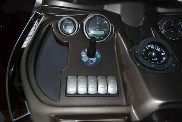 Motorboot Cobrey 33 HT 2x220PS 2018
