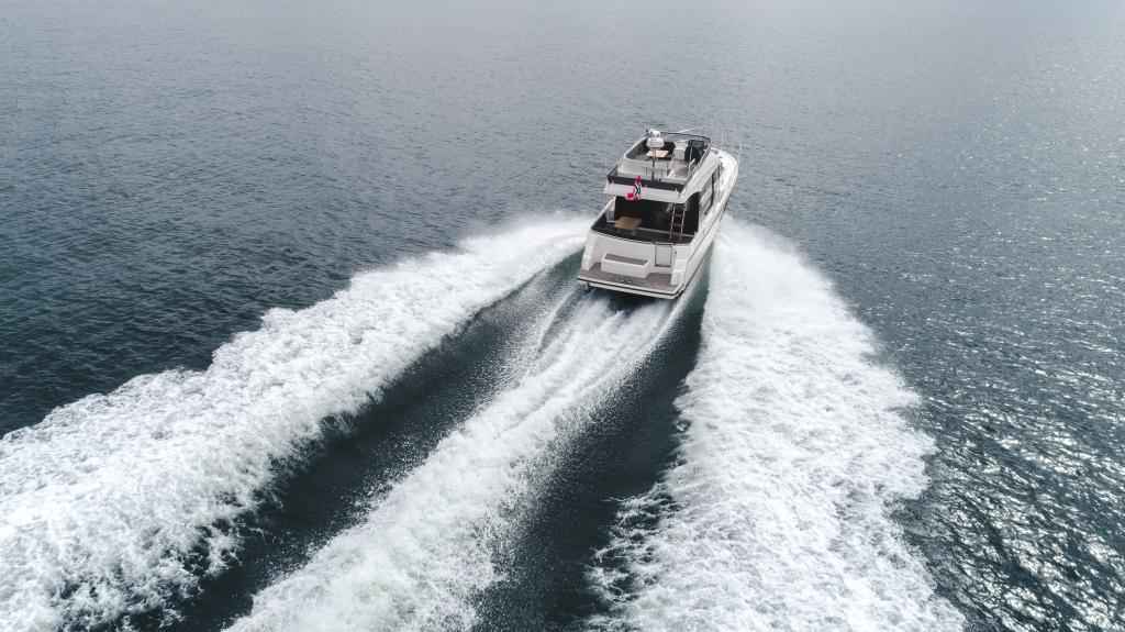Motorboot Viknes S35 Fly