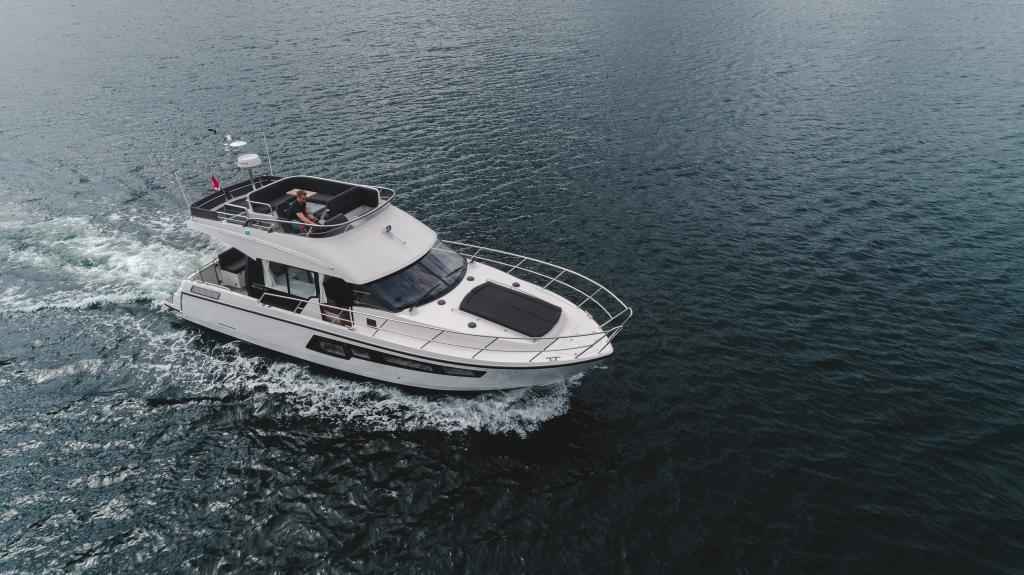 Motorboot Viknes S35 Fly