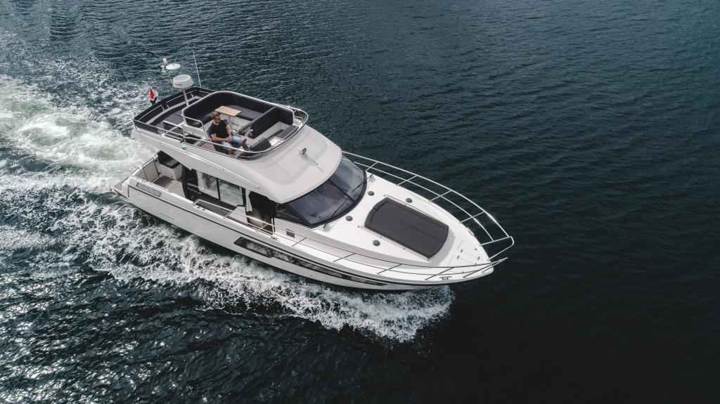 Motorboot Viknes S35 Fly