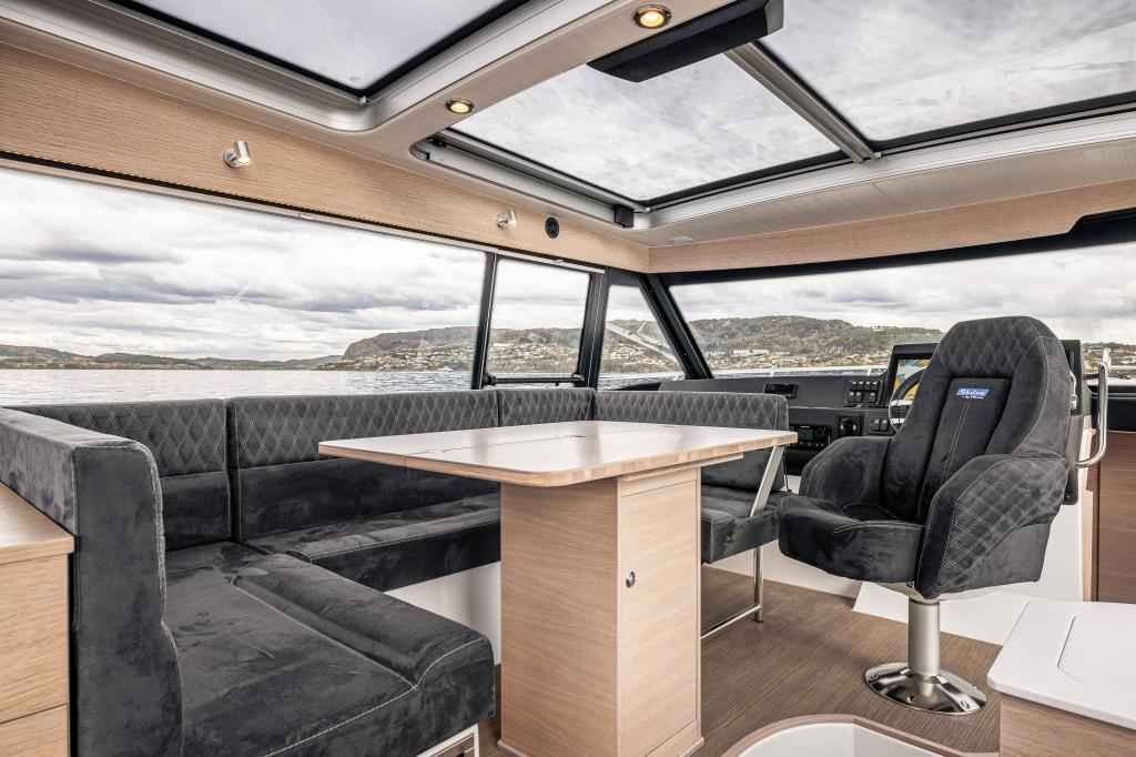Motorboot Viknes S35 Fly