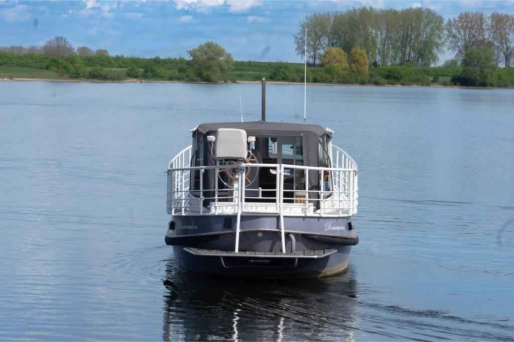 Motorboot keine Angabe Motorkotter 950