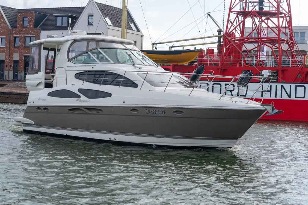 Motorboot Cruisers 415