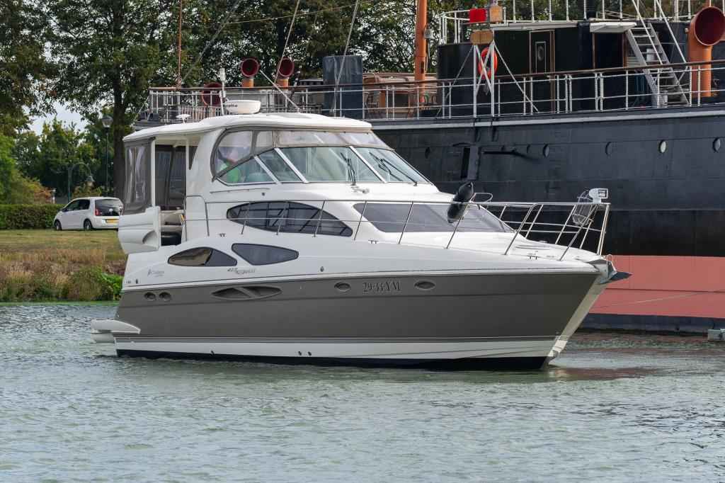 Motorboot Cruisers 415