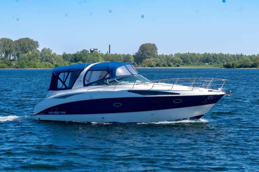 Motorboot Bayliner 325 Cruiser