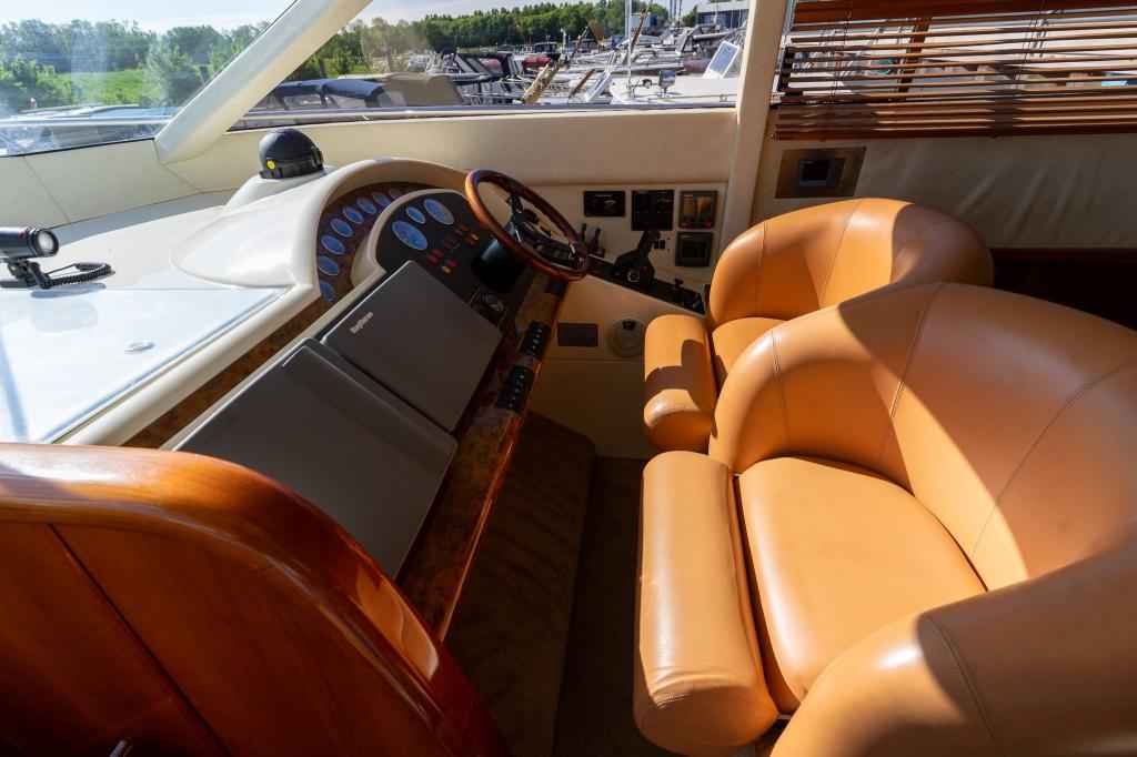 Motorboot Fairline 55 Squadron