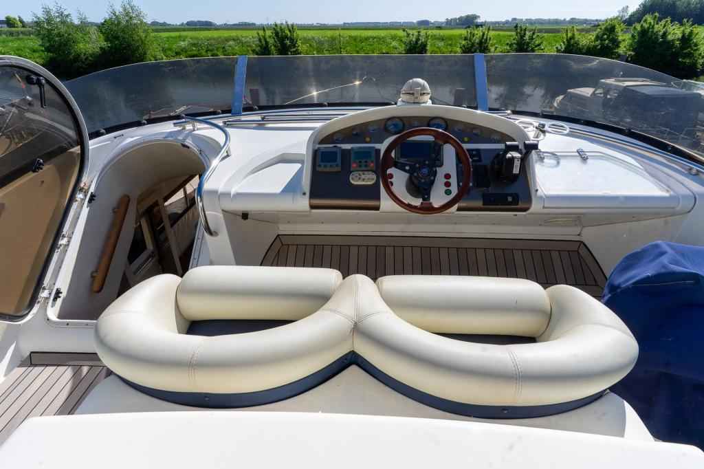 Motorboot Fairline 55 Squadron