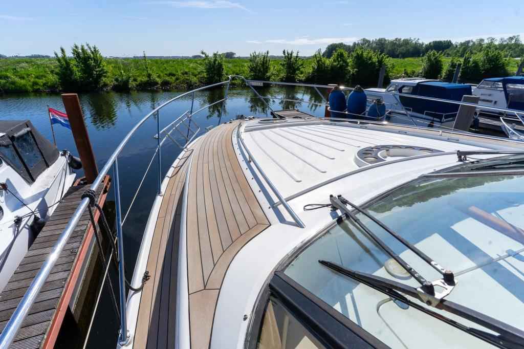 Motorboot Fairline 55 Squadron