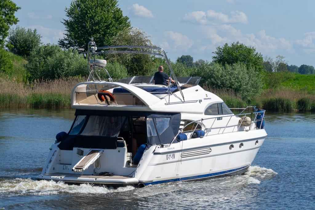 Motorboot Fairline 55 Squadron
