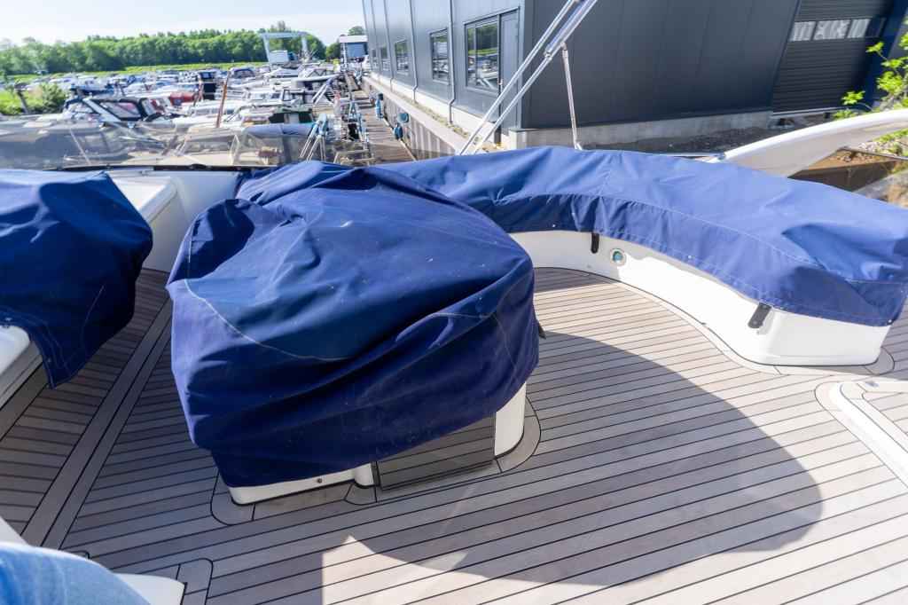 Motorboot Fairline 55 Squadron