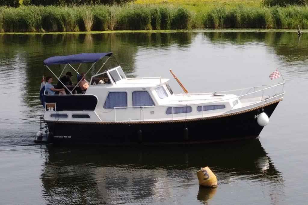 Motorboot Tak Kruiser 900