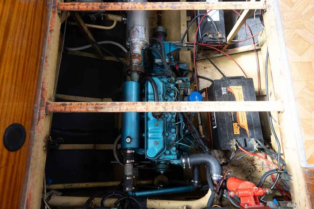 Motorboot Tak Kruiser 900