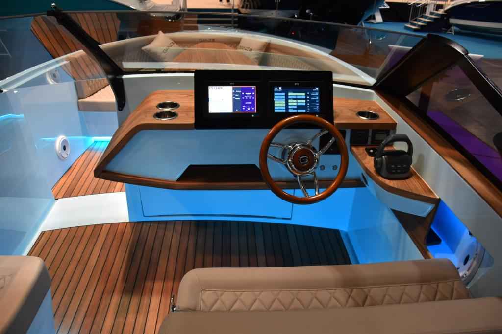 Motorboot Ganz Boats Ovation 7X Open
