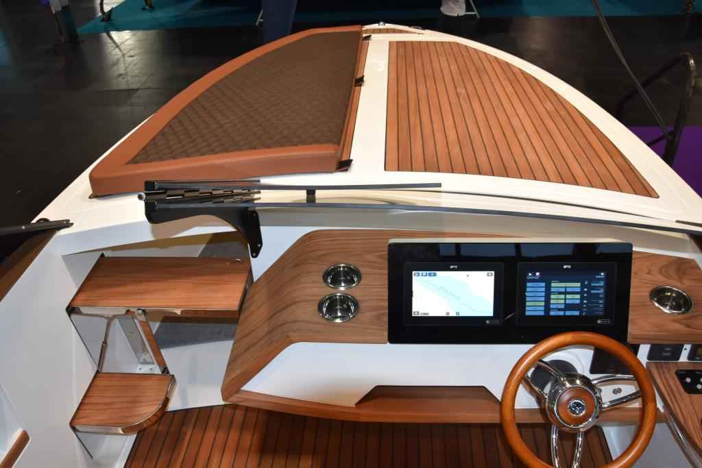 Motorboot Ganz Boats Ovation 7X Cruiser