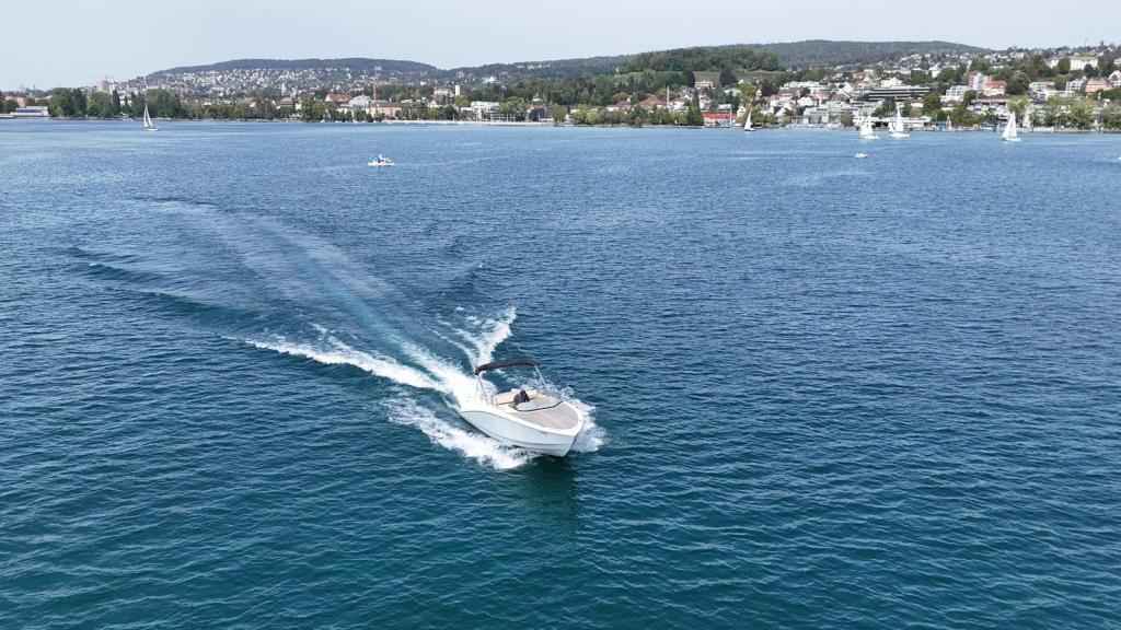 Motorboot Ganz Boats Ovation 6.8