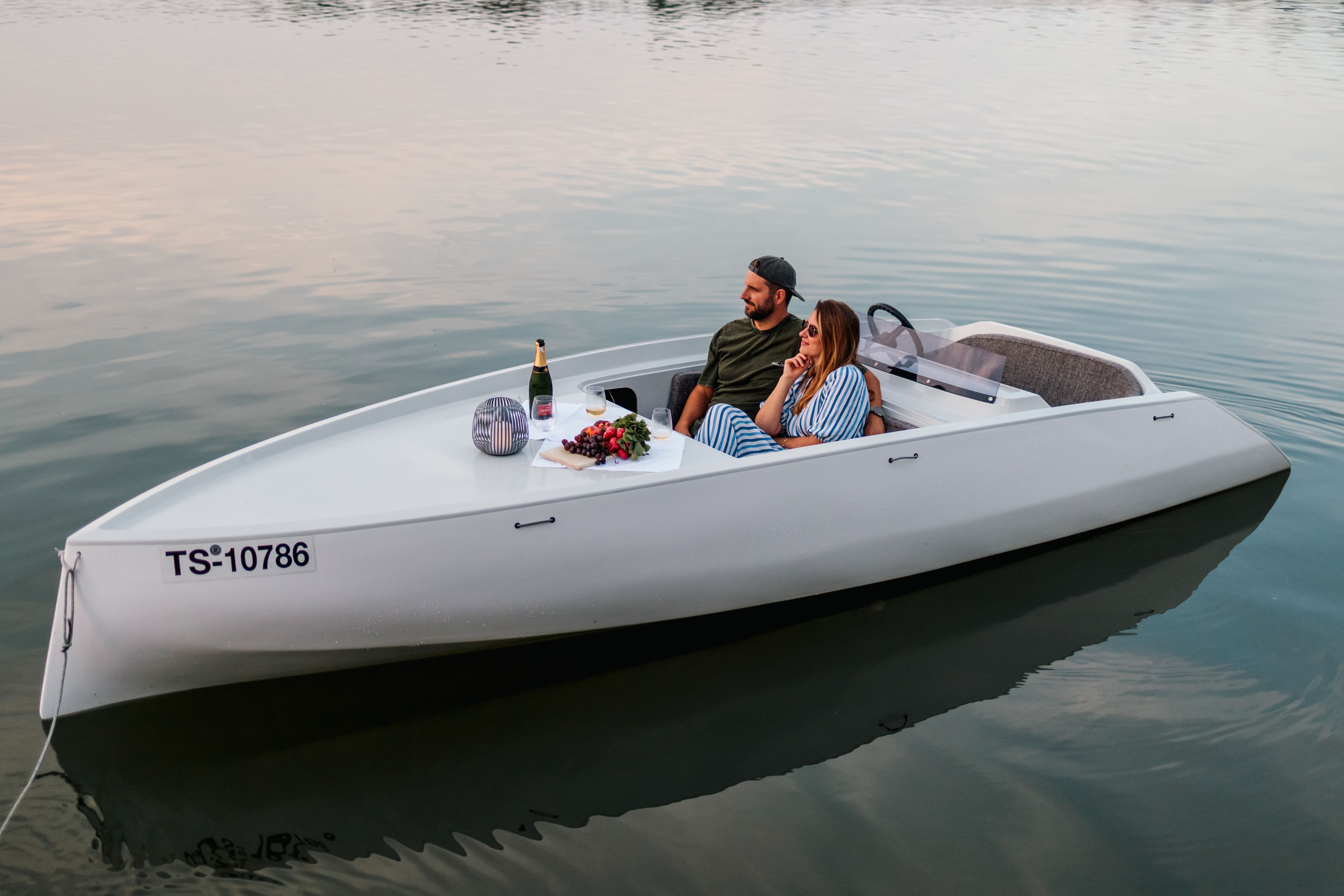 Motorboot Purevolt EB EINS