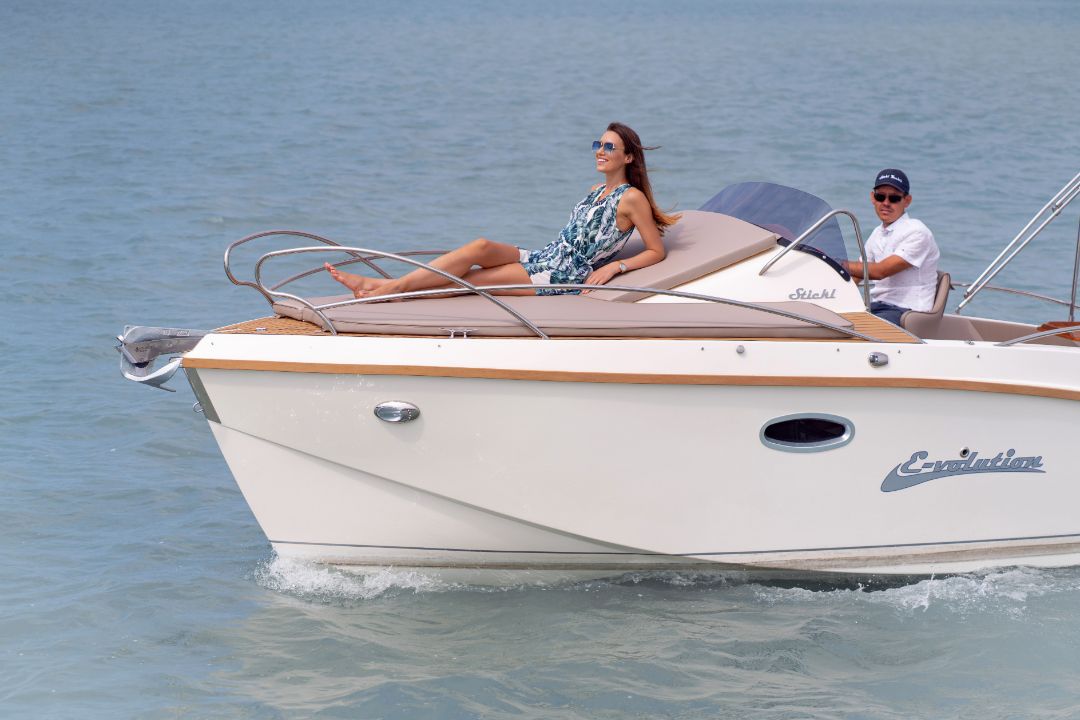 Motorboot Stickl E-Spirit 730