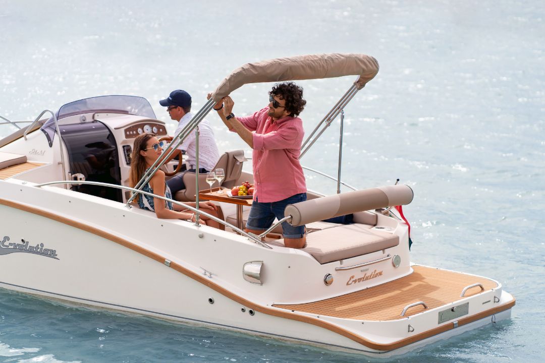 Motorboot Stickl E-Spirit 730