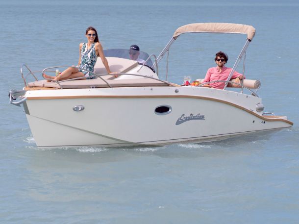 Motorboot Stickl E-Spirit 730