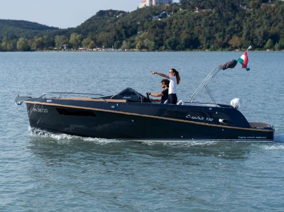 Motorboot Stickl E-Spirit 730